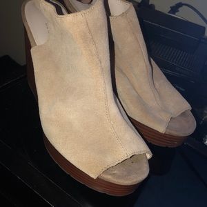 Woman’s wedges